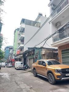 Bán nhà GIẢI PHÓNG, KIM ĐỒNG. Ô TÔ VÀO NHÀ DT rộng 48m 5T. Chỉ 10 tỷ 2